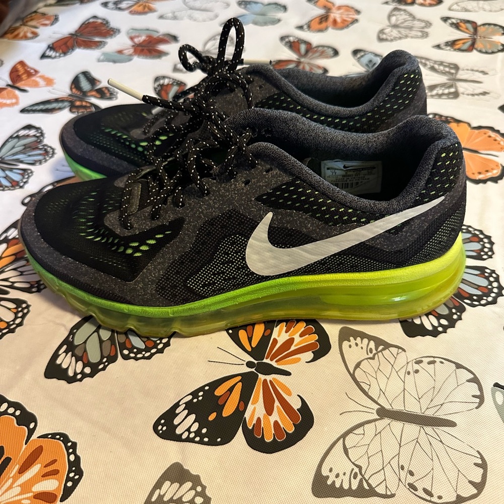 Nike Kids Black and Neon Green Sneakers